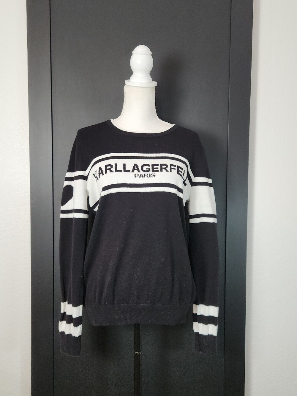 Karl Lagerfeld Paris Black & White Logo Knit Sweater SZ M Black Heart On Sleeves